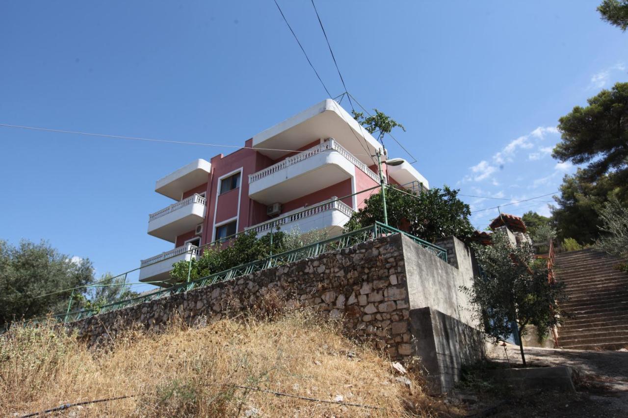 Vila Jakupi Appartement Sarandë Buitenkant foto