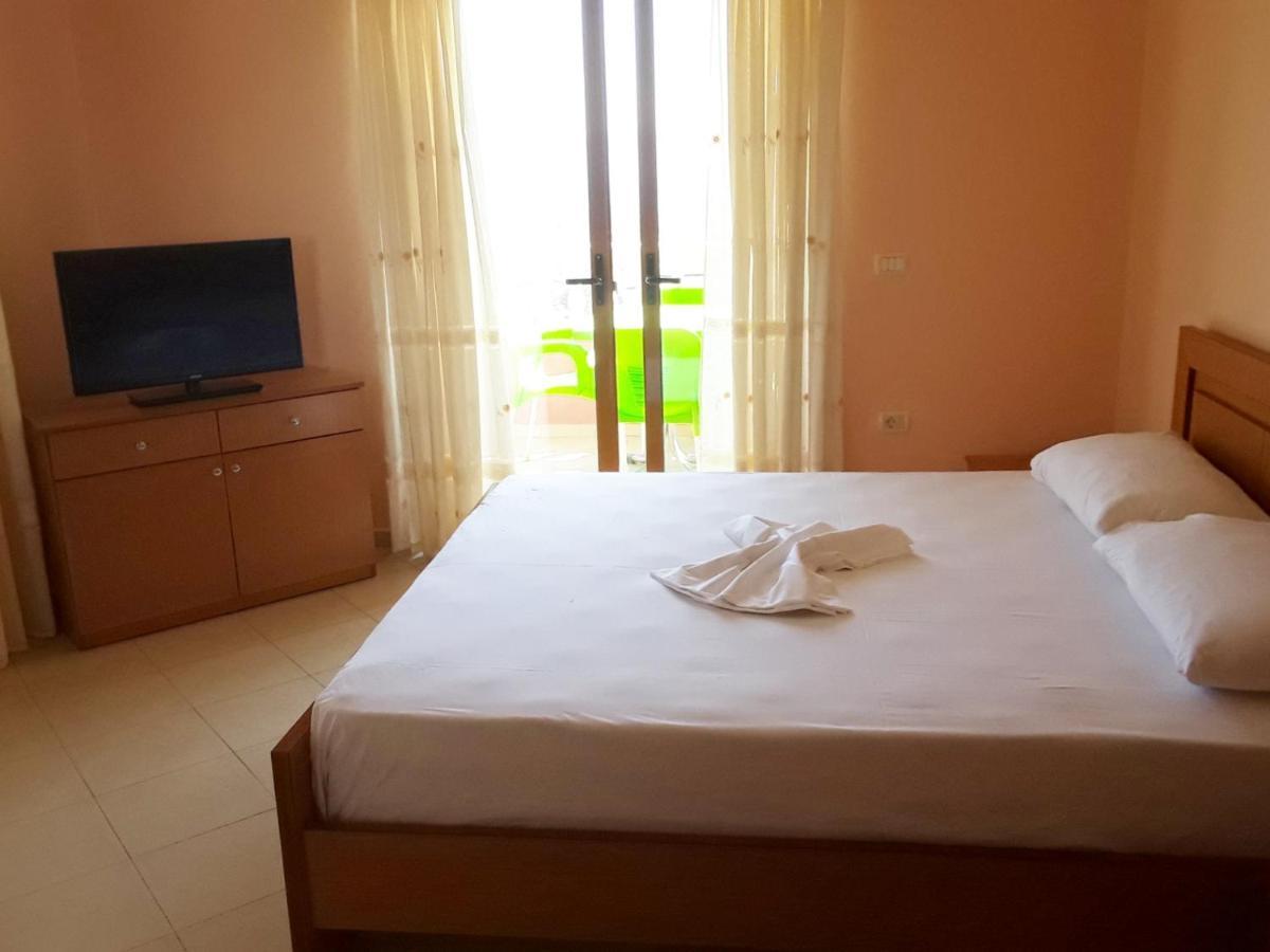 Vila Jakupi Appartement Sarandë Buitenkant foto